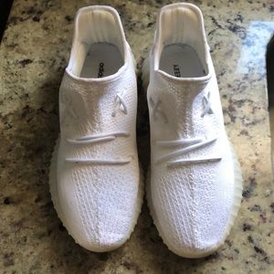 Yeezy 350 “Creme”